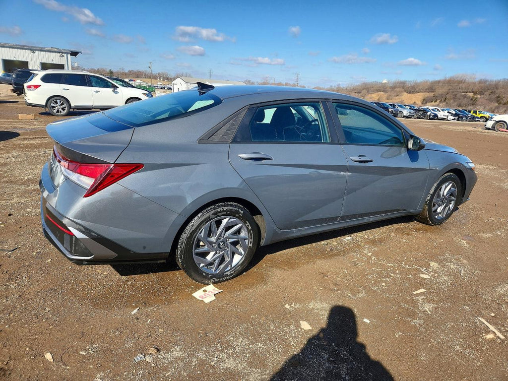 Hyundai Elantra 2023