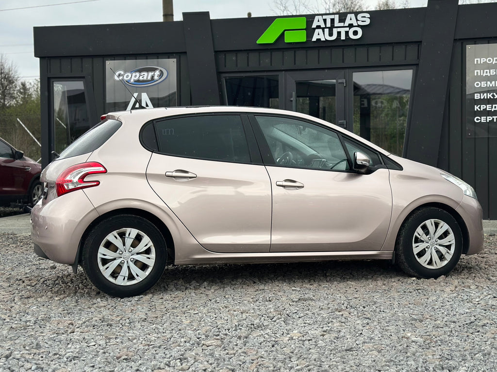 Peugeot 208 2013