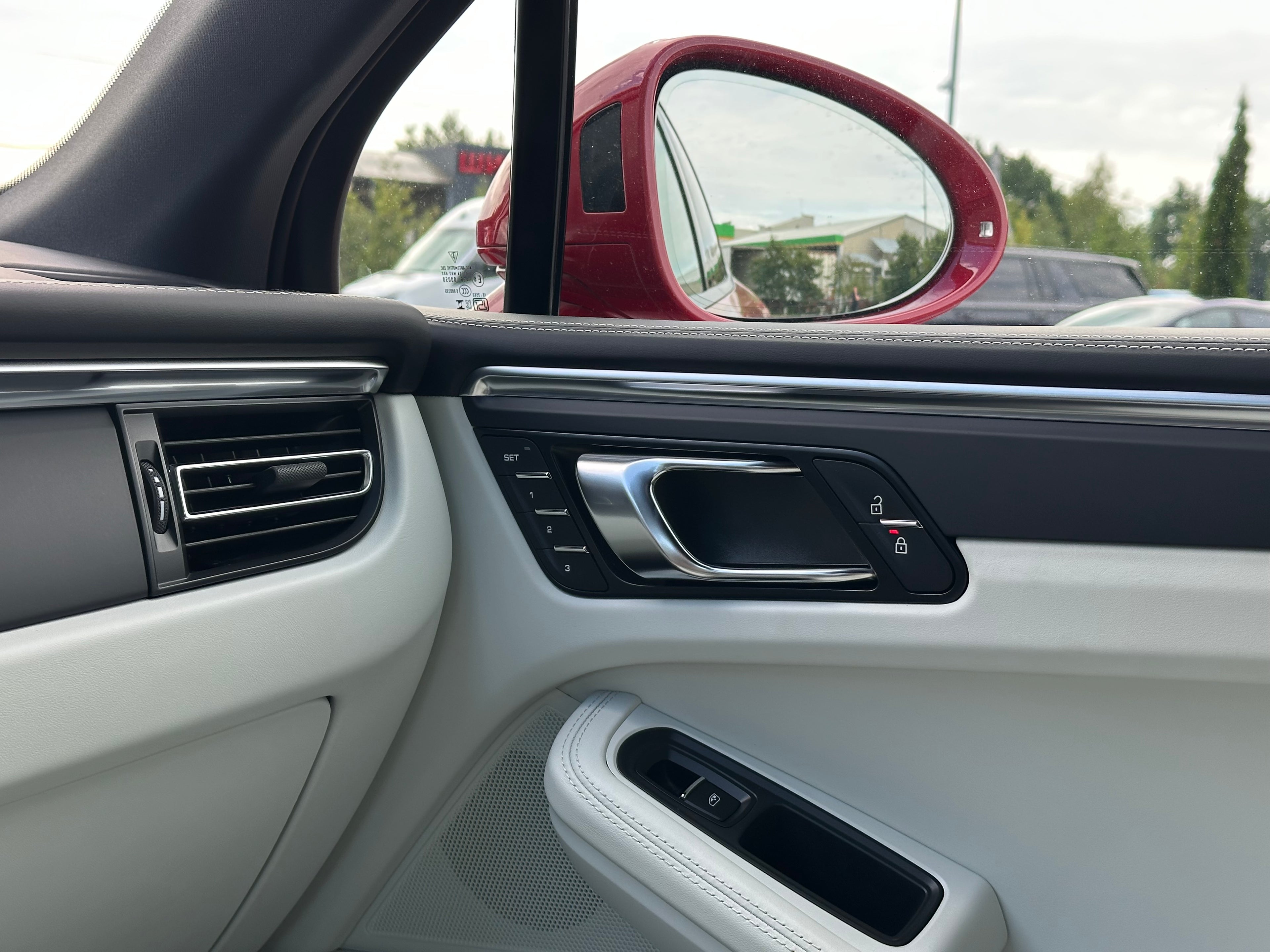 Porsche Macan 2023