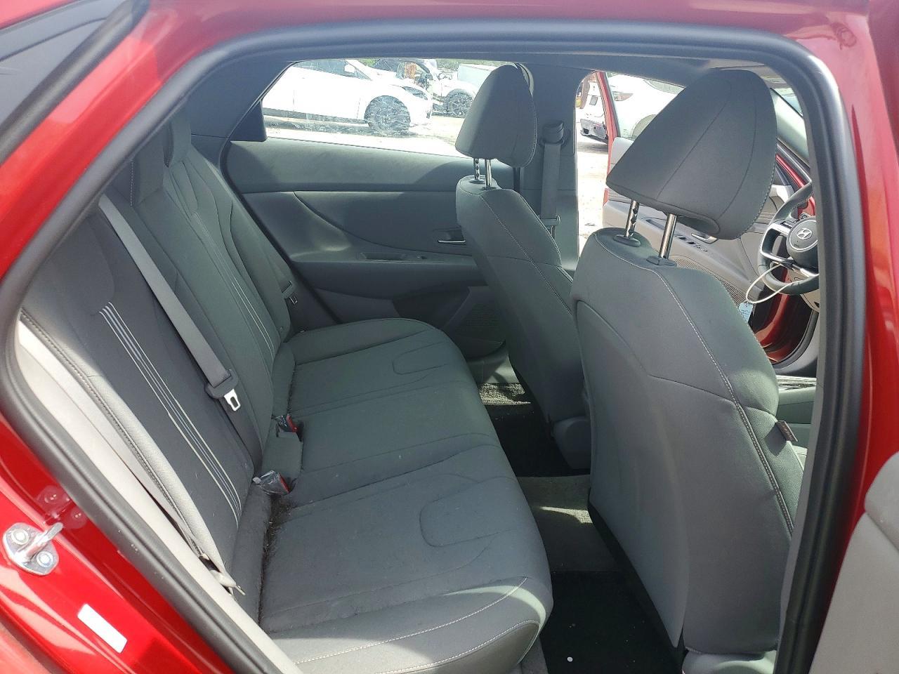 Hyundai Elantra 2023