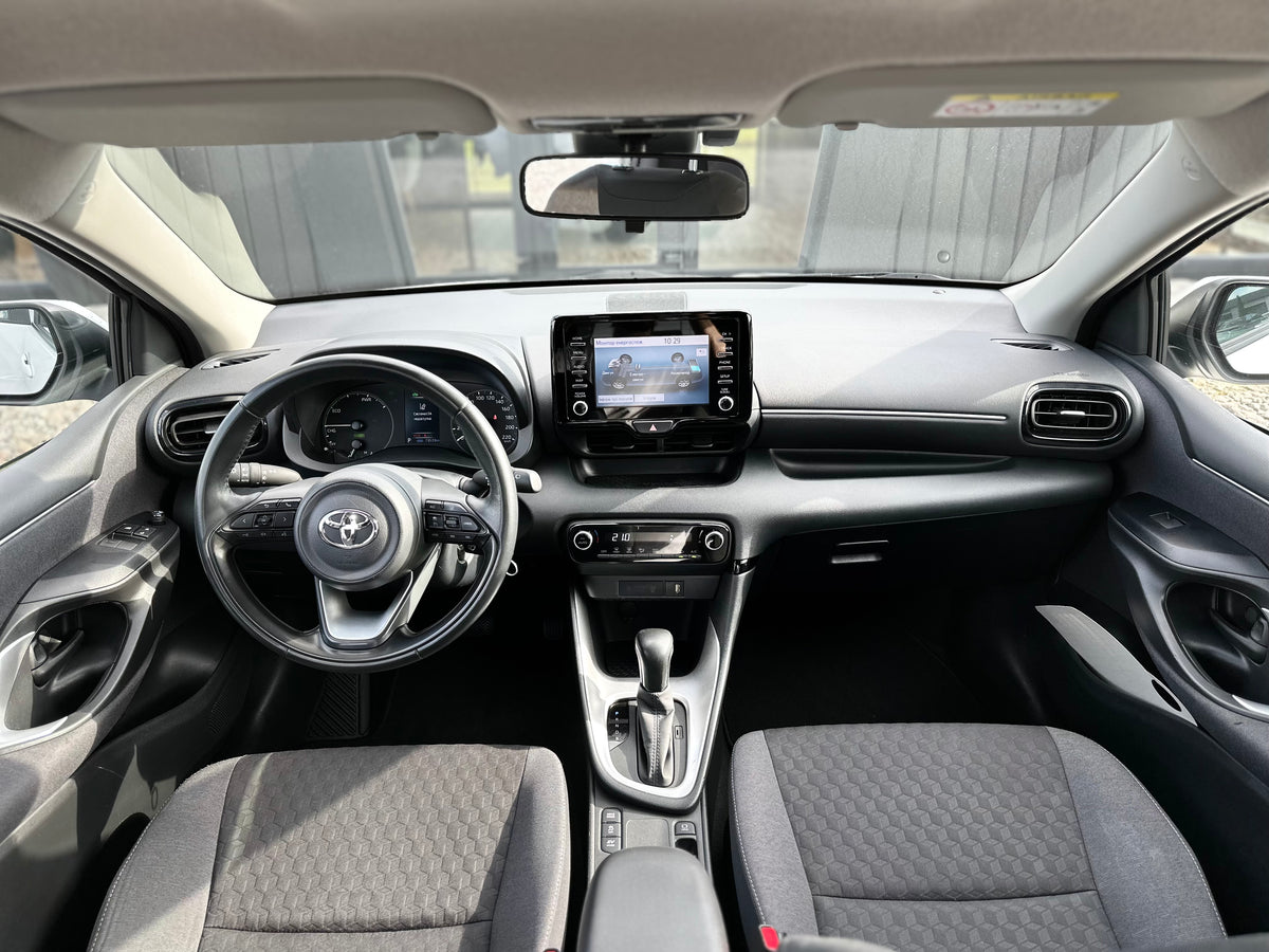Toyota  Yaris 2023
