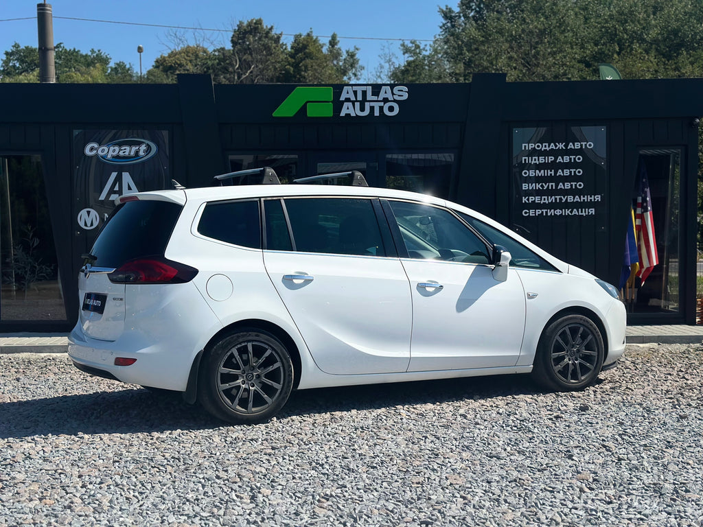 Opel Zafira Tourer 2012