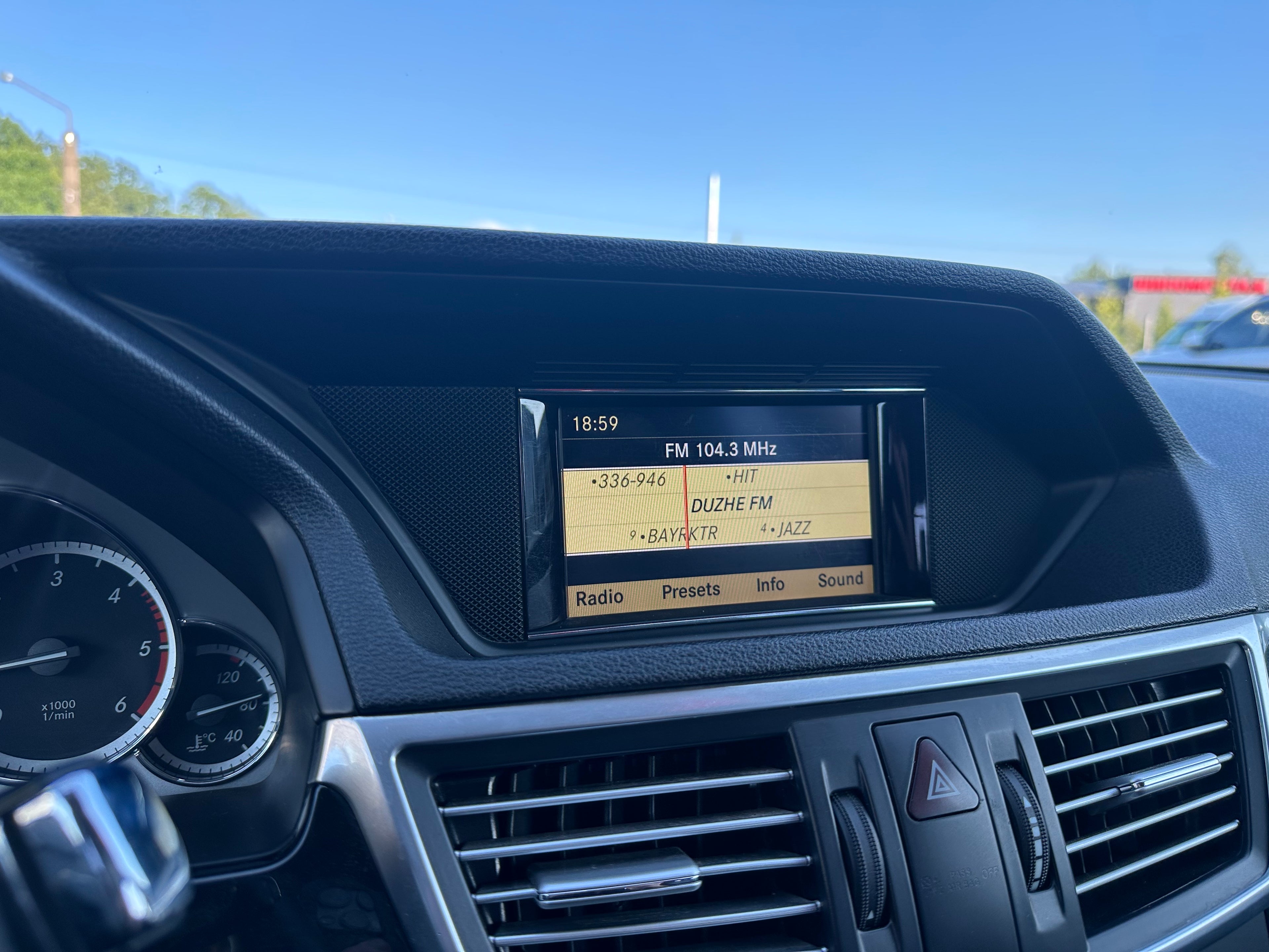 Mercedes-Benz E-Class 2011