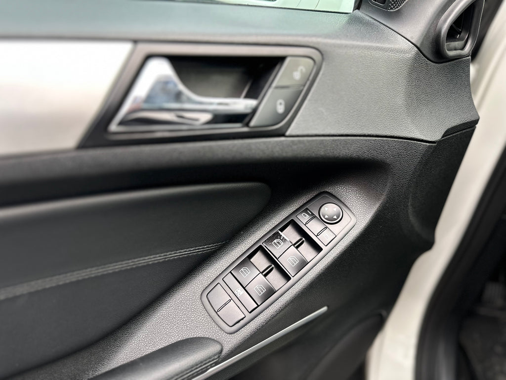 Mercedes-Benz M-Class 2010