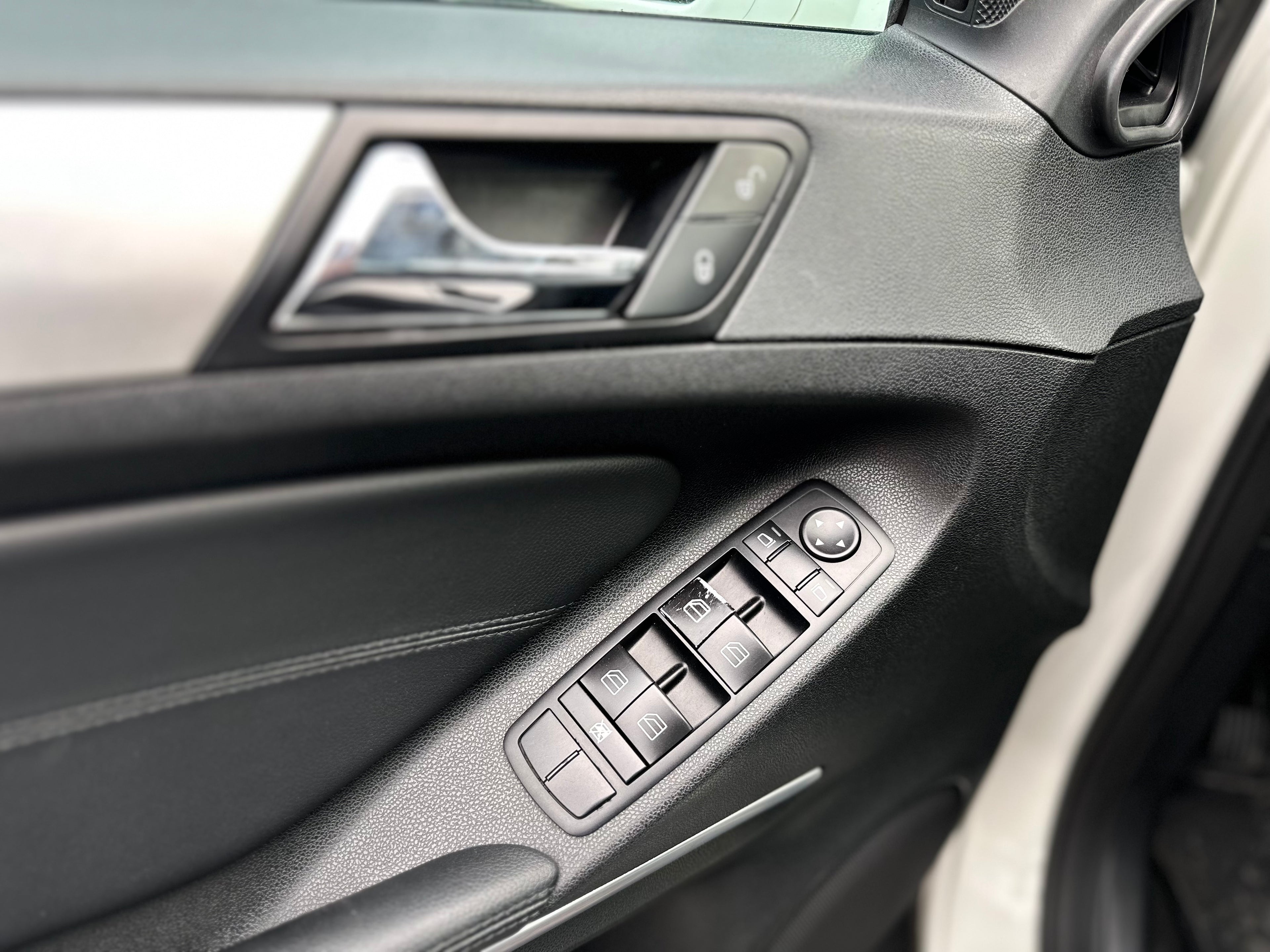 Mercedes-Benz M-Class 2010