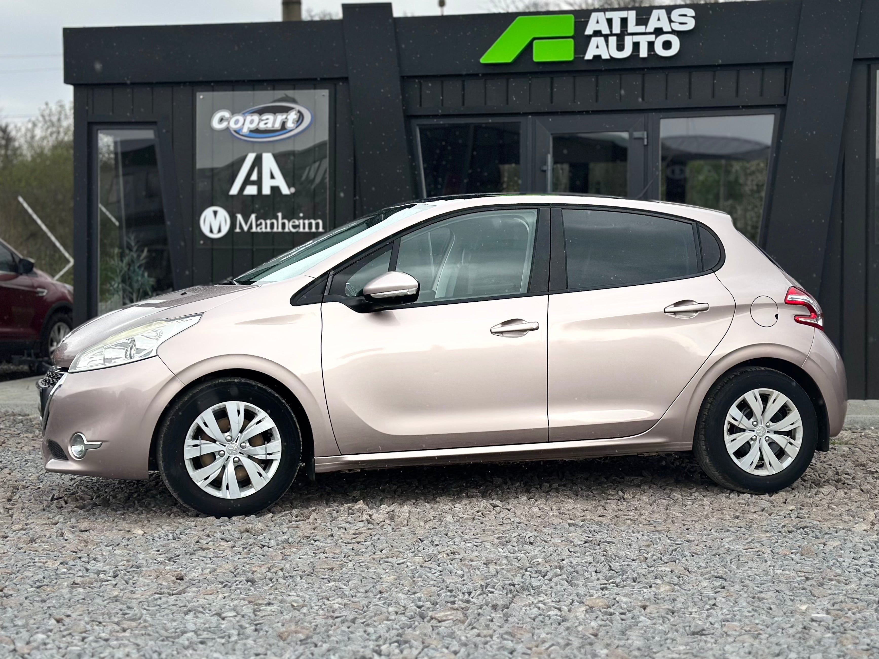 Peugeot 208 2013