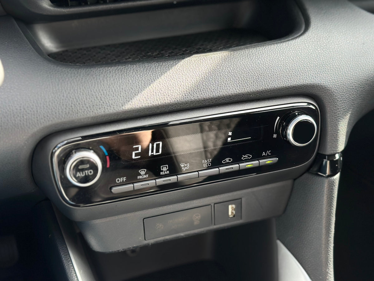 Toyota  Yaris 2023