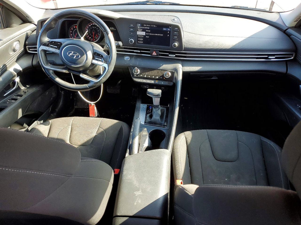 Hyundai Elantra 2022