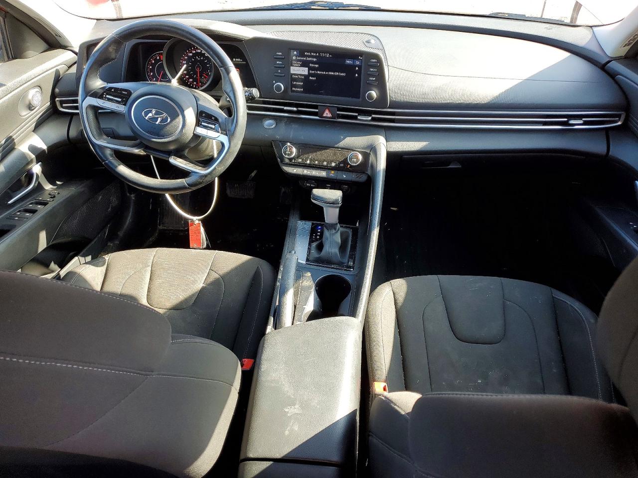 Hyundai Elantra 2022