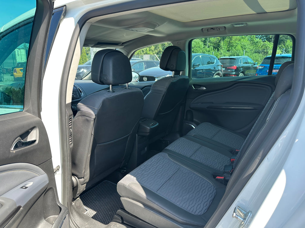 Opel Zafira Tourer 2012