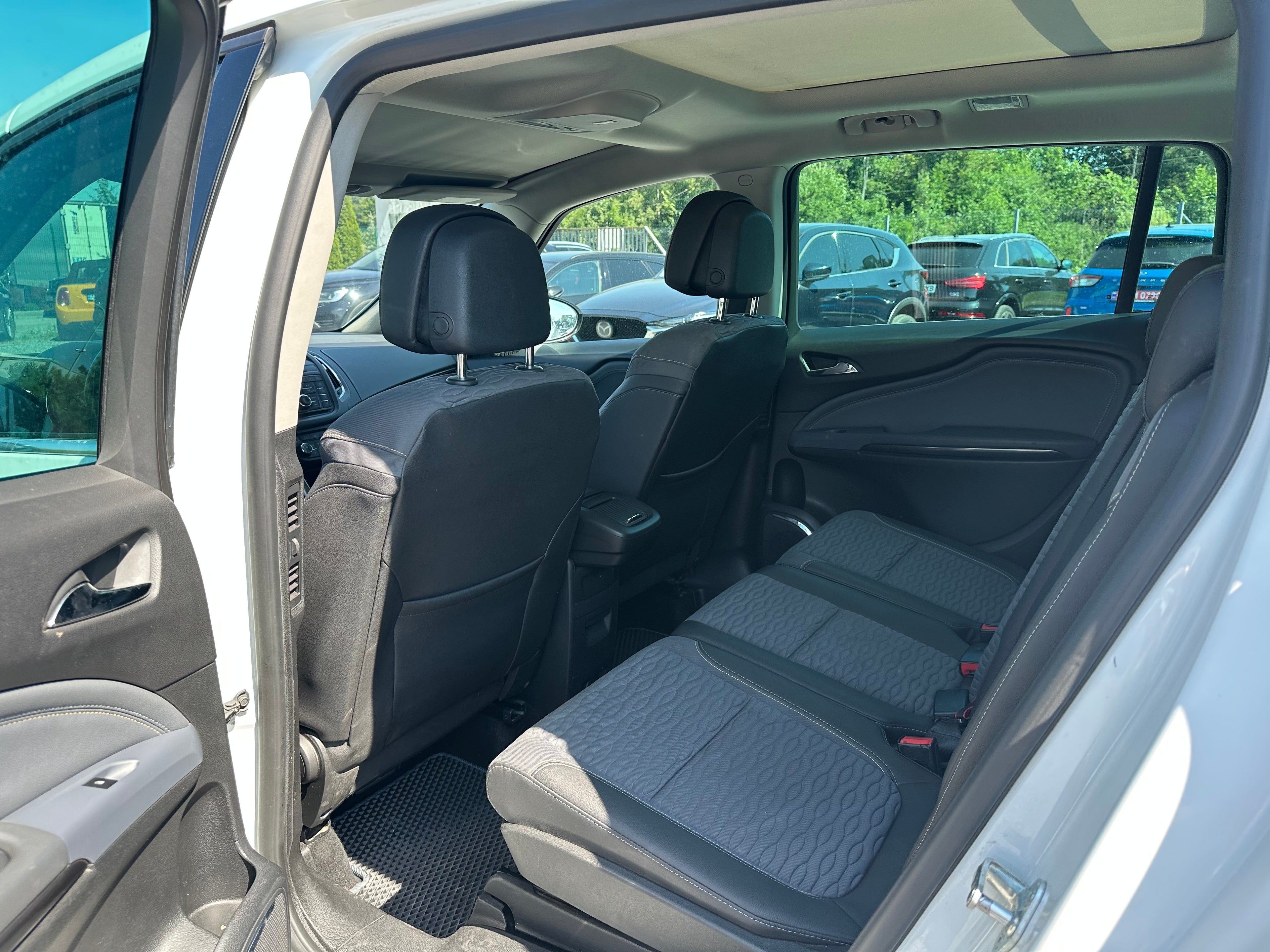 Opel Zafira Tourer 2012