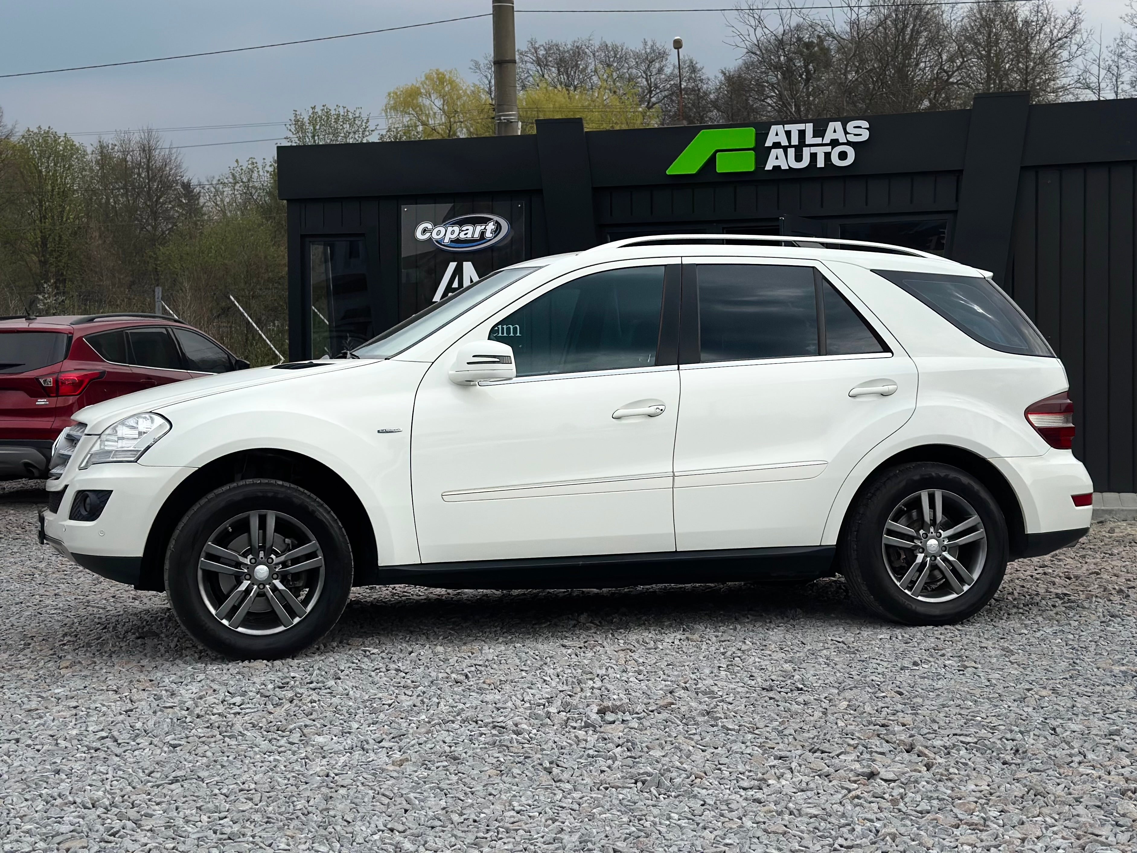 Mercedes-Benz M-Class 2010