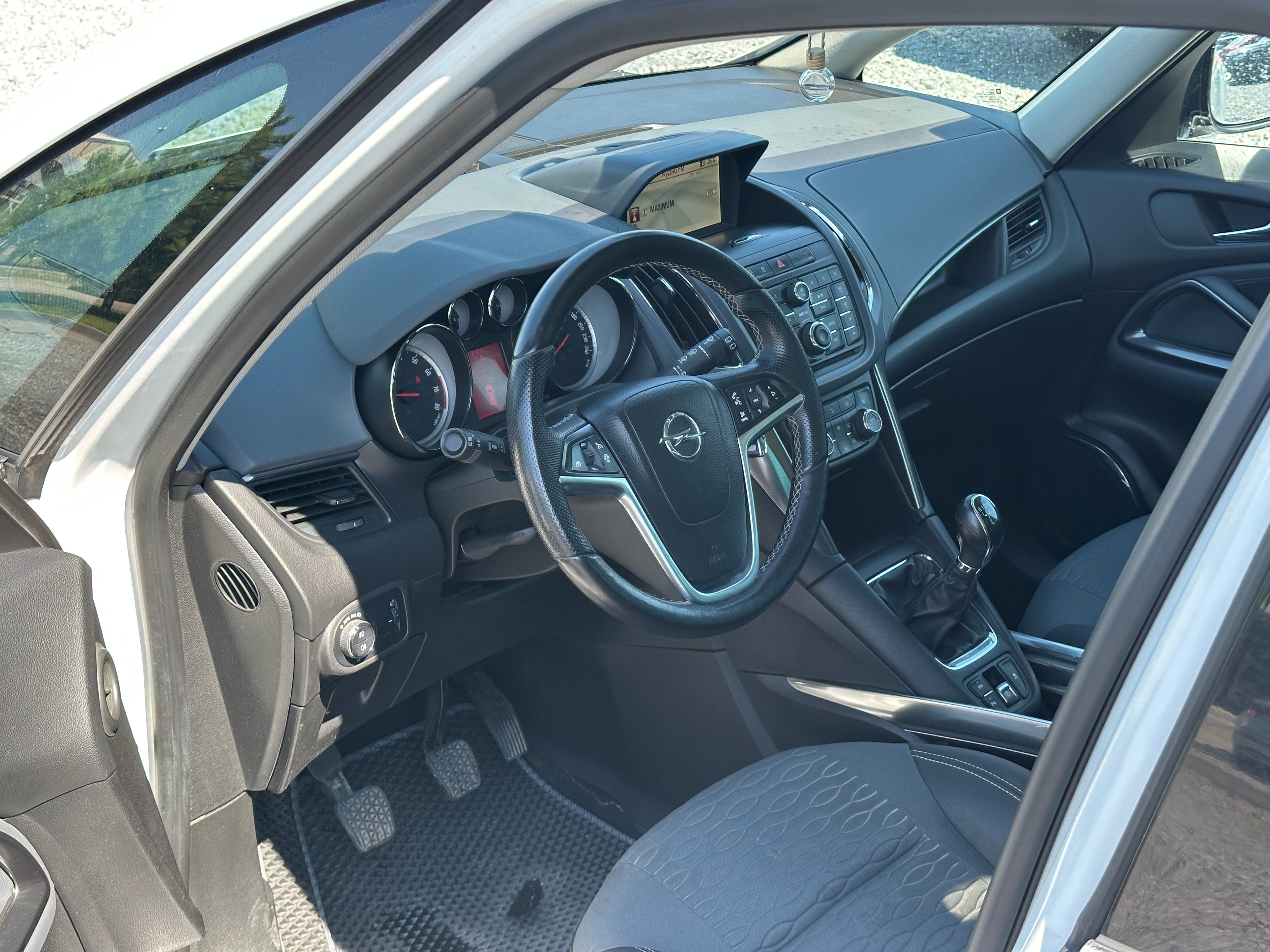 Opel Zafira Tourer 2012