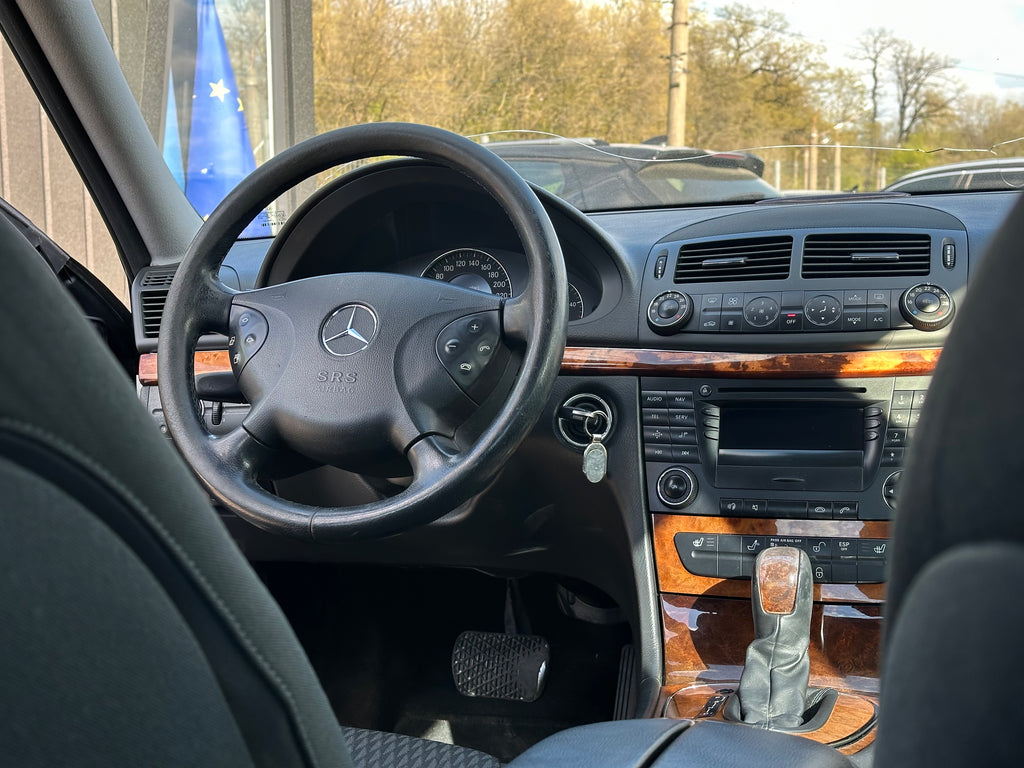 Mercedes-Benz E-Class 2005