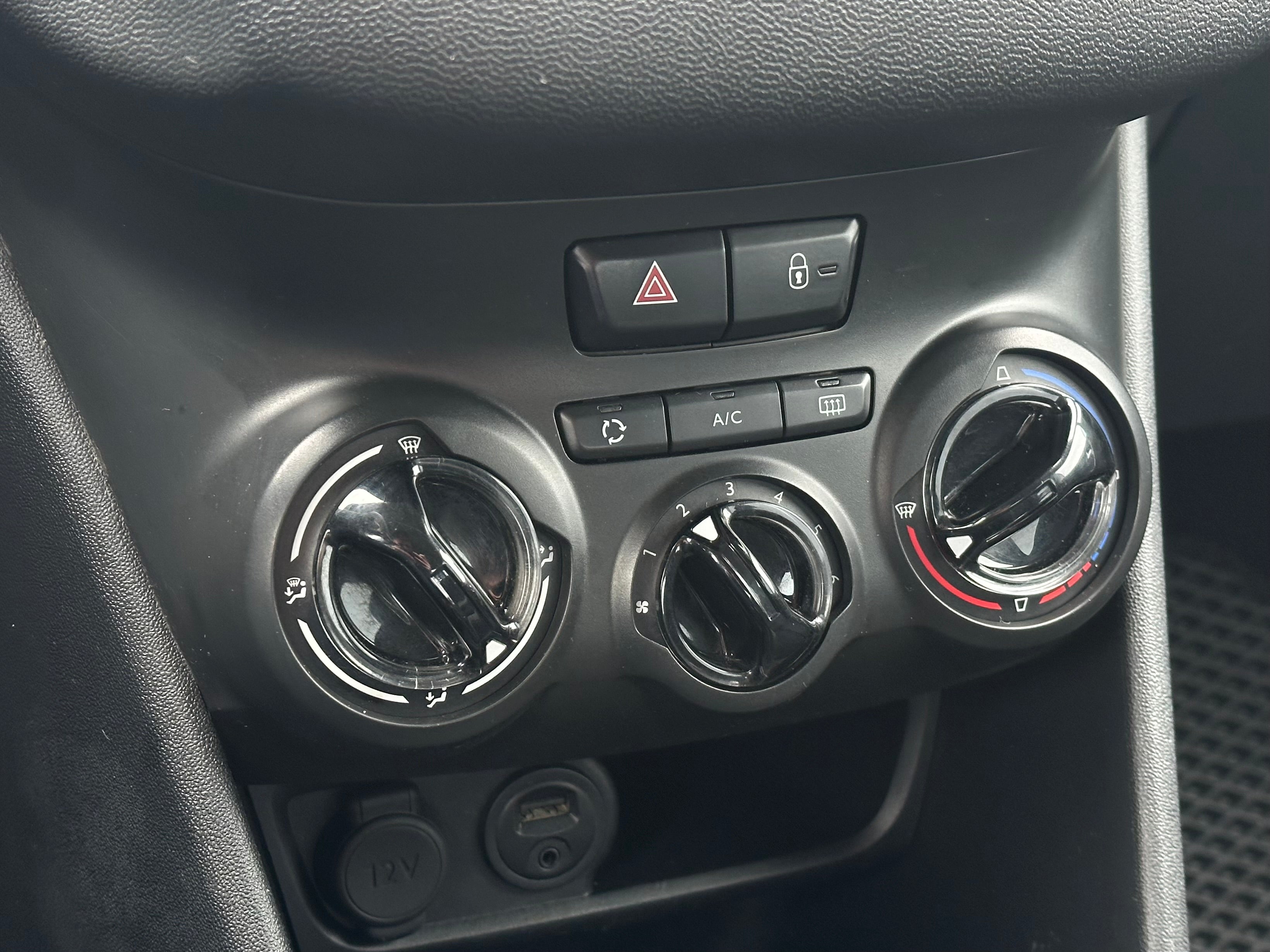 Peugeot 208 2013