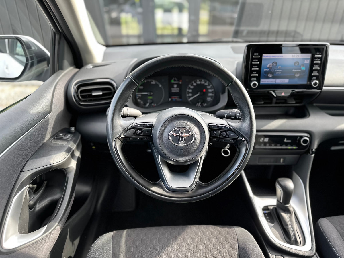 Toyota  Yaris 2023