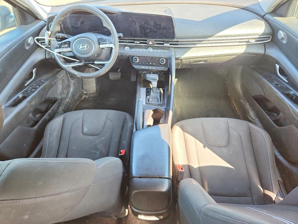 Hyundai Elantra 2023